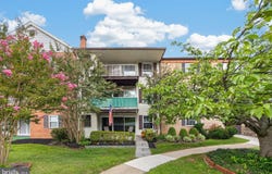 111 DRUMMERS LN #111, WAYNE, PA 19087