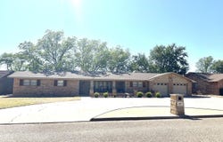 1305 Itasca Street, Plainview, TX 79072