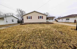 1267 E LOCUST Street, Canton, IL 61520