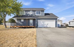 4406 Mount Adams View Drive, West Richland, WA 99353