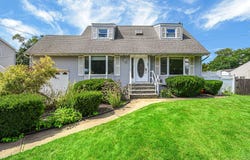 616 Pat Drive, West Islip, NY 11795