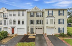 35872 DEVON PARK Square, ROUND HILL, VA 20141