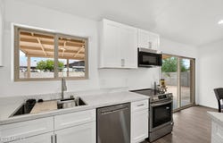 2826 E CACTUS Road, Phoenix, AZ 85032