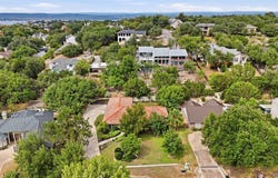 105 Tallstar Dr, Lakeway, TX 78734