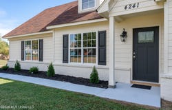 4241 Shadow Glen Drive, Horn Lake, MS 38637