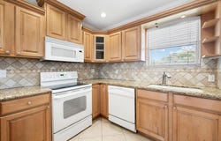 2748 NE 28th Avenue, Lighthouse Point, FL 33064
