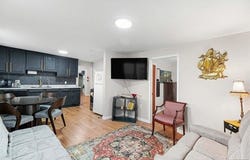 1228 E Jarvis Avenue, Hazel Park, MI 48030