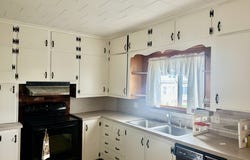 556 Brayton Ave, Somerset, MA 02726