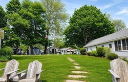 16 E Andrew Comstock Avenue, Warwick, RI 02886