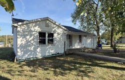 408 S 2nd Street, Houston, MO 65483