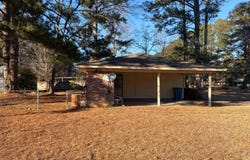 301 Meadowlane Dr, Aberdeen, MS 39730