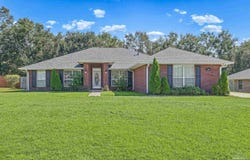 1668 Hollow Point Dr, Cantonment, FL 32533