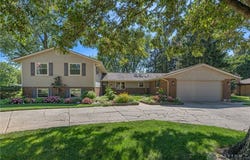 974 Hyde Park Drive, Centerville, OH 45429