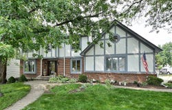 27W168 Chartwell Drive, Winfield, IL 60190