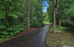98 Pond View Circle, Guilford, CT 06437