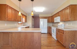 2829 SW Blue Stem DR, Topeka, KS 66614