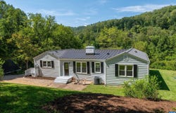 2073 ARROWHEAD VALLEY RD, CHARLOTTESVILLE, VA 22903