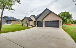 3024 Road Runner Court, Guthrie, OK 73044