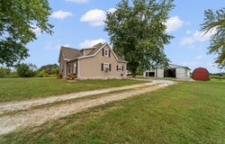 2121 County Road 362, New Bloomfield, MO 65063