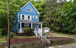 404 Valley Ave, Wall Boro, PA 15148