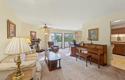 215 Brookston Drive, Schaumburg, IL 60193