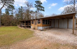 385 County Road 4547, Spurger, TX 77660