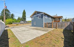 587 N BAXTER St, Coquille, OR 97423