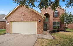 804 W Bend Boulevard, Burleson, TX 76028