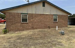 211 E Ninth St, Vici, OK 73859