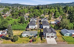 957 WILLOW St, Kelso, WA 98626