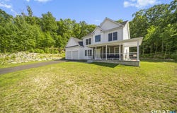 2 Rock Ridge Road, Manchester, CT 06040