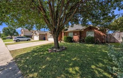 1017 Aaron Drive, Burleson, TX 76028
