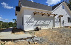 12 VALLEY MANOR DR, STAUNTON, VA 24401