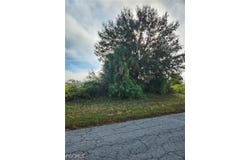 7020 Calder Circle, Labelle, FL 33935