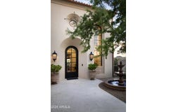 5830 N ECHO CANYON Lane, Phoenix, AZ 85018