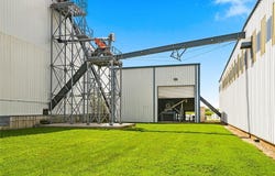 1004 Grant St, Manchester, IA 52057