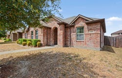 2126 Fair Weather Drive, Lancaster, TX 75146