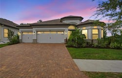 901 GRAND CRESTA Avenue, BRANDON, FL 33511