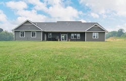 52929 Beech Avenue, Braham, MN 55006