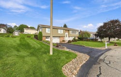 1316 MAPLEHURST DR, Somerset, PA 15501