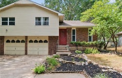 513 S Cardinal Drive, Olathe, KS 66062