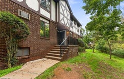 76M Farm Rd, Hillsborough Twp., NJ 08844-4482
