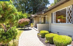 19 Valley Dr, Orinda, CA 94563
