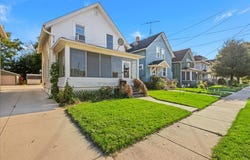 540 Woodlawn Avenue, Aurora, IL 60506
