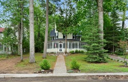 6378 Hillside Avenue, Indian River, MI 49749