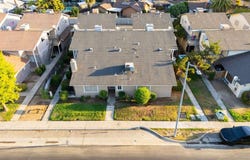 571 W Ashlan Avenue, Clovis, CA 93612