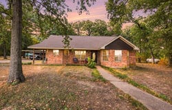 169 FM 712, Lott, TX 76656