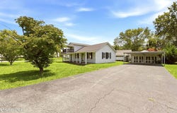 108 Meadowbrook St, Clinton, TN 37716