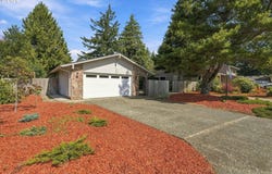 2265 24TH St, Florence, OR 97439