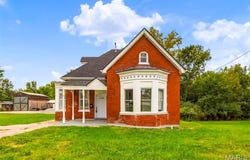 216 E Walton Street, Warrenton, MO 63383